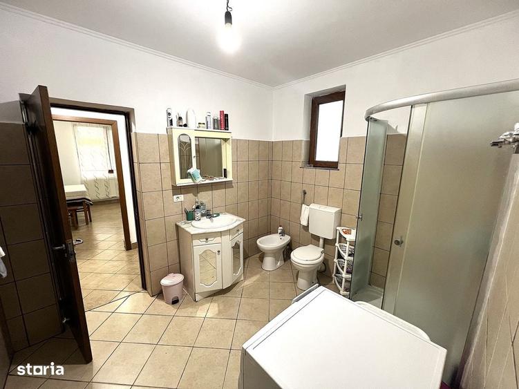 Casă cu 4 camere în Vetiș