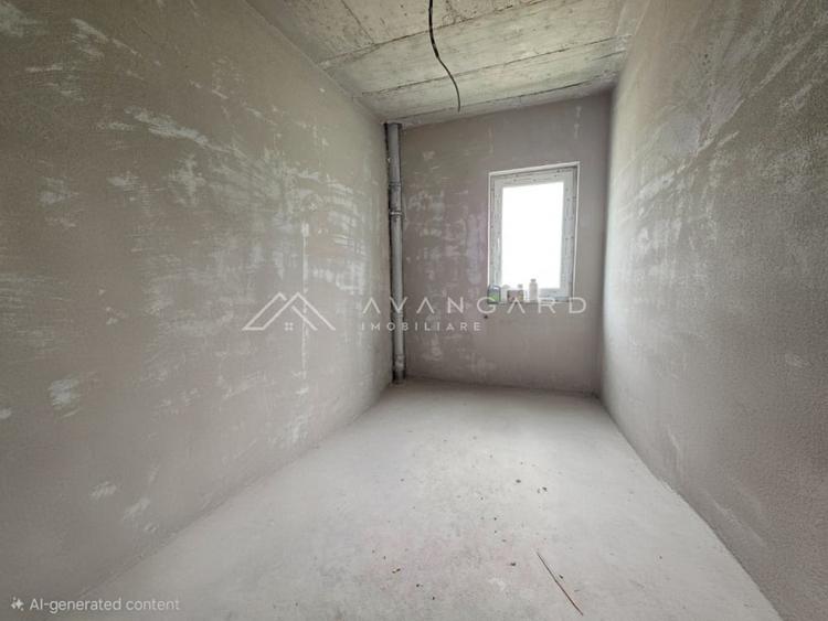 Duplex cu 4 camere cu Canalizare în Corușu
