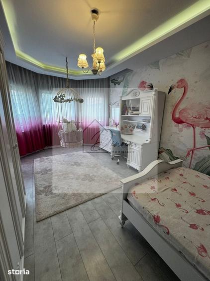 Casă cu 6 camere cu Teren 400 Mp în Central