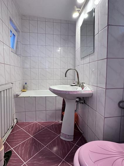 Apartament cu 4 camere decomandat, mobilat în Cetate