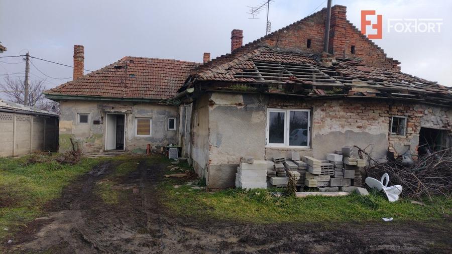 Teren Construcții intravilan de 878 mp, în Ronaț