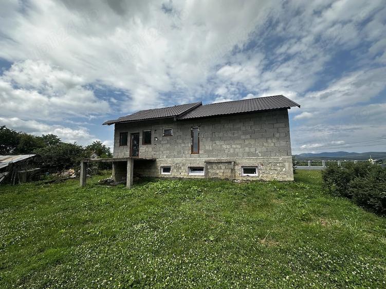 Casă cu Teren 3000 Mp în Central