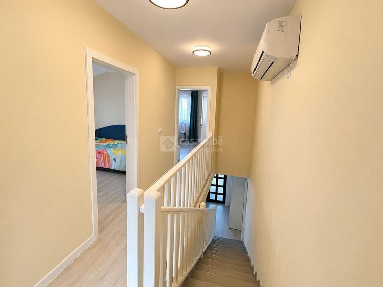 Duplex cu 4 camere cu Canalizare în Bucium