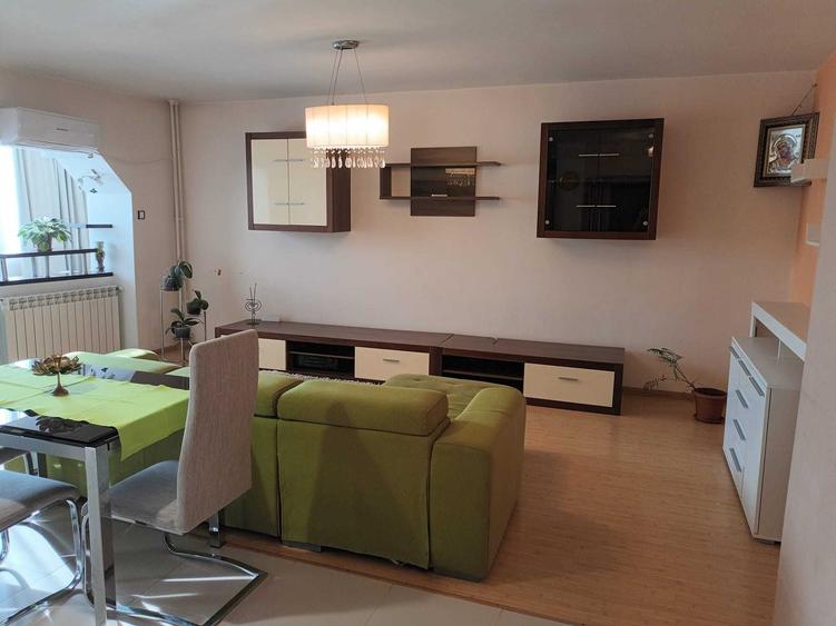 Apartament cu 3 camere decomandat în Cug