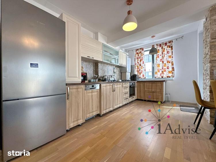 Apartament cu 3 camere decomandat, mobilat în Central