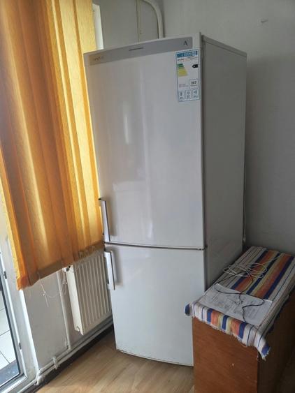 Apartament cu 3 camere semidecomandat în Tătărași