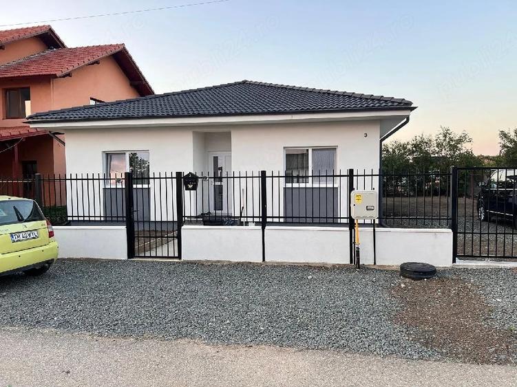 Casă cu 2 camere cu Teren 500 Mp în Central