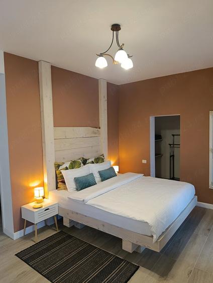 Casă cu 4 camere cu Teren 2300 Mp în Exterior Vest