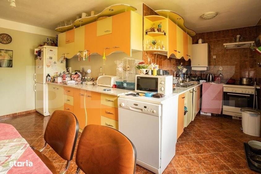 Casă cu 4 camere în Cernatu