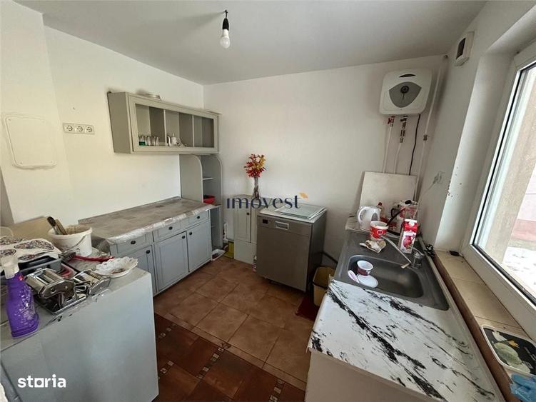 Casă cu 4 camere cu Teren 1875 Mp în Central