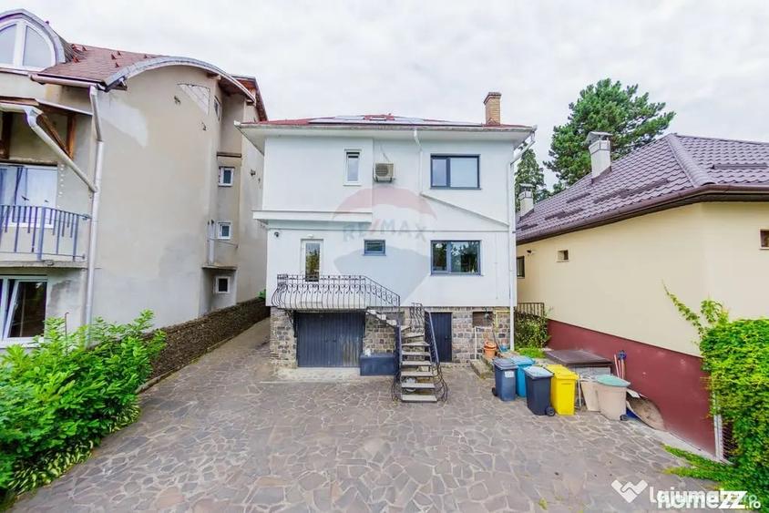 Casă cu 5 camere cu Teren 660 Mp în Central