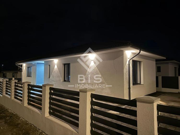 Duplex cu 4 camere cu Canalizare în Unirea