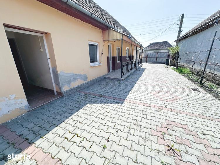 Casă cu 3 camere cu Teren 700 Mp în Adămuș
