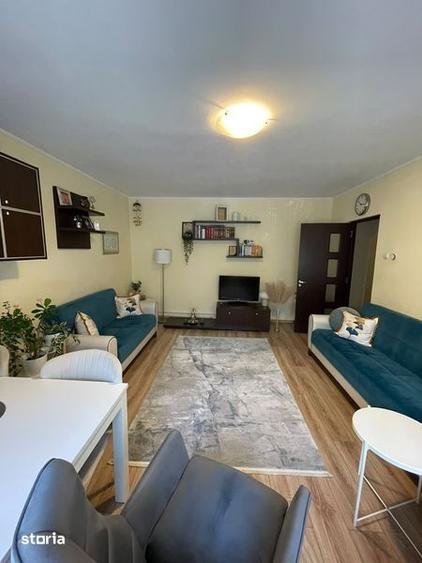 Apartament cu 3 camere decomandat, mobilat în Titan