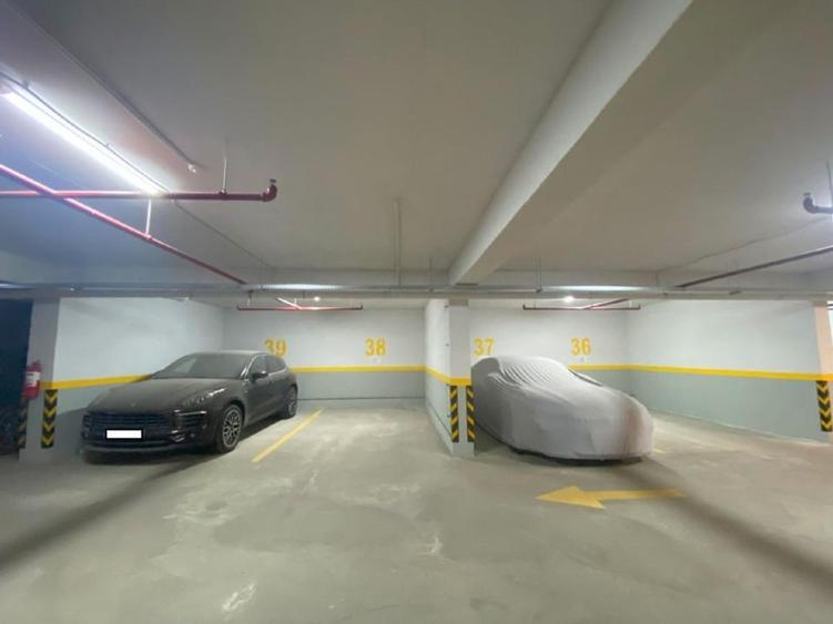 Birou, de 627 mp, în Central