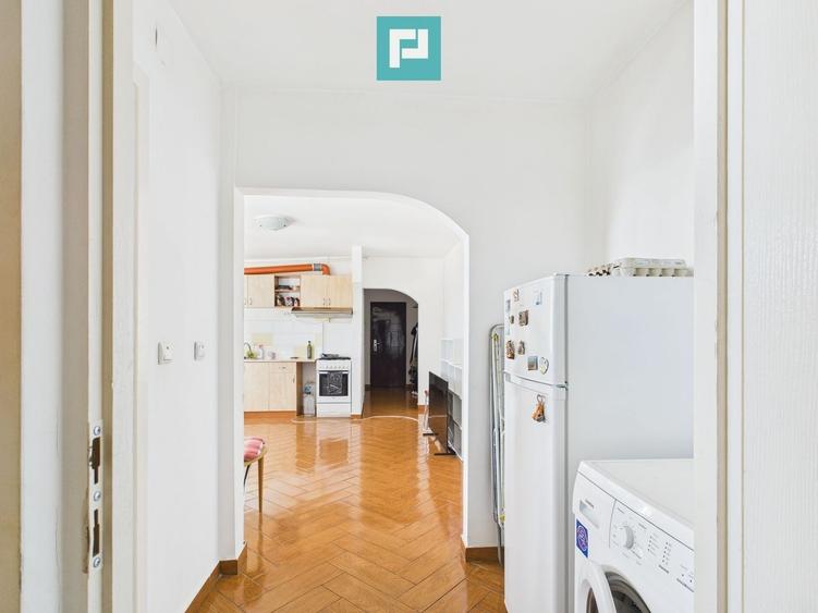 Apartament cu 3 camere, mobilat în Girocului
