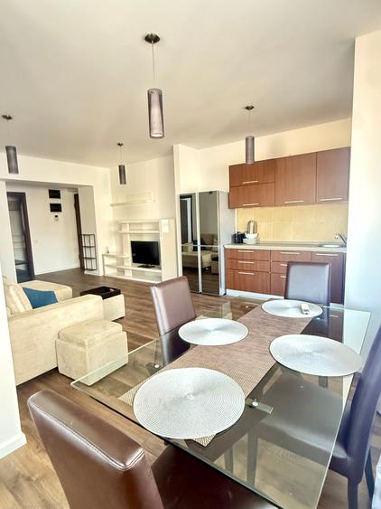 Apartament cu 3 camere semidecomandat în Pipera