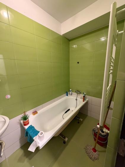 Garsonieră decomandată în Apărătorii Patriei