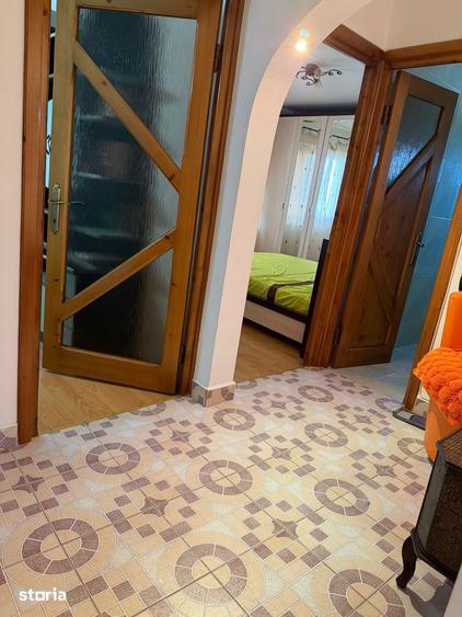Apartament cu 3 camere decomandat în Ștefan cel Mare