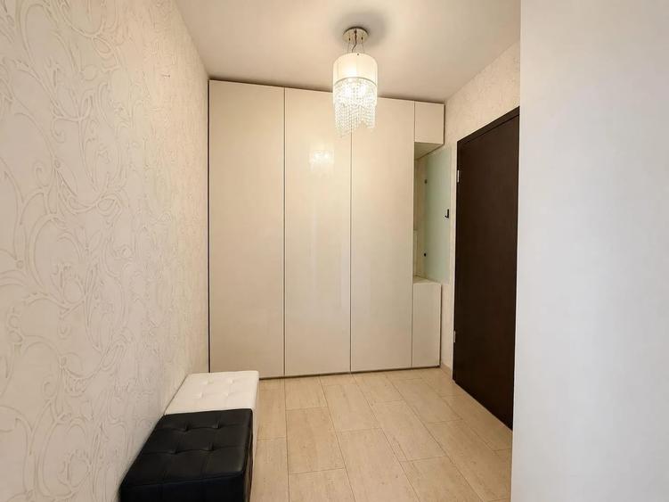 Apartament cu 3 camere nedecomandat, mobilat în Pipera