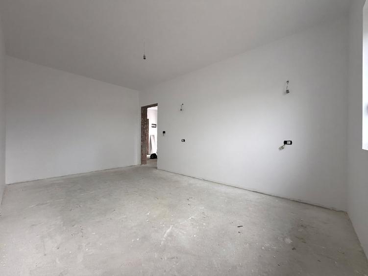 Duplex cu 4 camere cu Teren 370 Mp în Șag