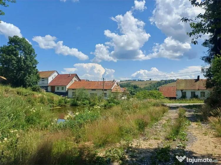 Teren de 4500 mp, în Brebu