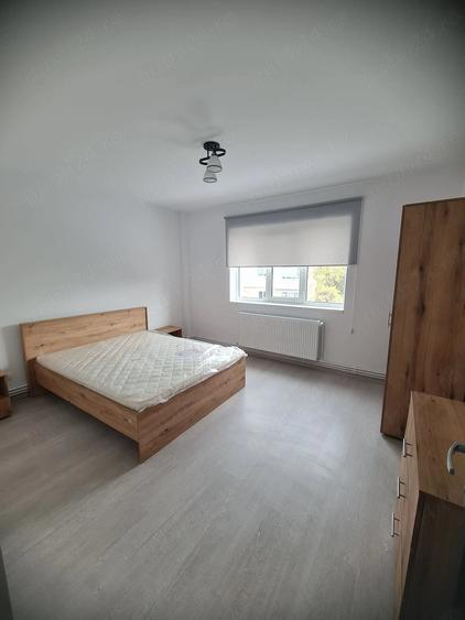 Apartament cu 3 camere decomandat în Exterior Vest