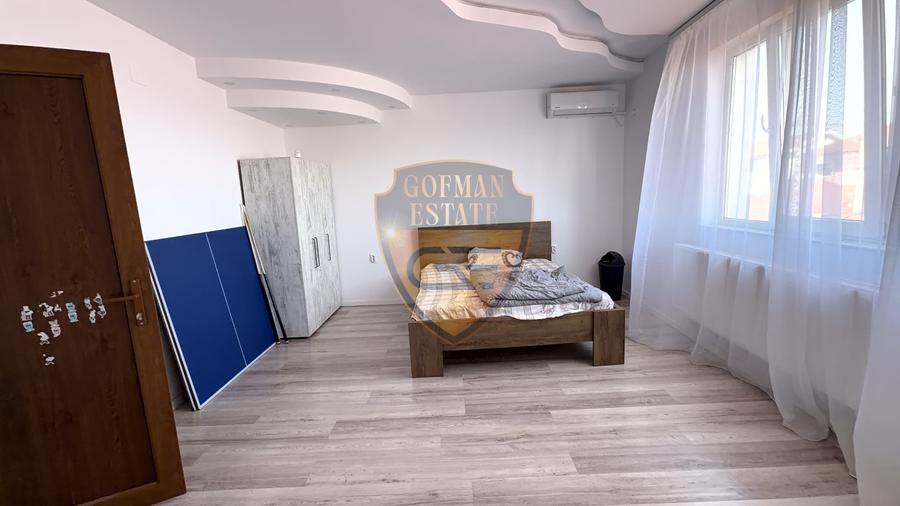 Casă individuală cu 8 camere cu Canalizare în Brătianu