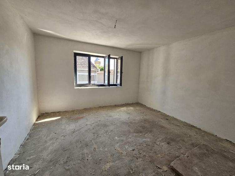Casă cu 4 camere în Bobâlna