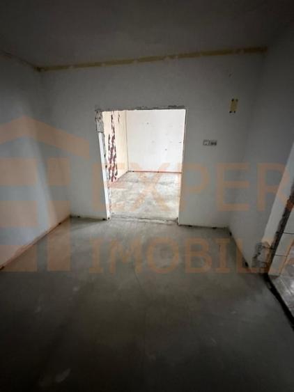 Casă individuală cu 4 camere cu Canalizare în Tomis II