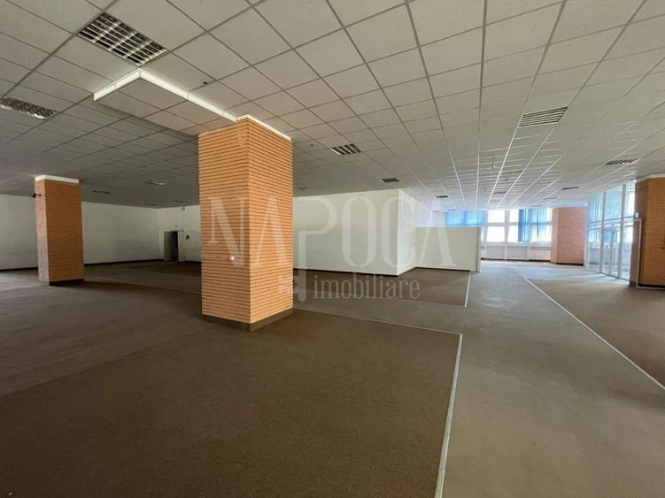 Spațiu comercial, de 1,553 mp, în Central