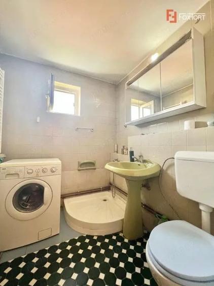 Apartament cu 4 camere semidecomandat, mobilat în Olimpia-Stadion