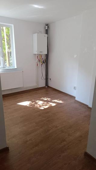 Apartament cu 3 camere nedecomandat în Central