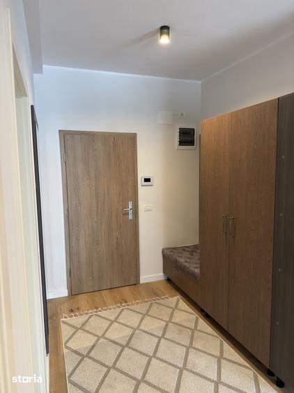 Apartament cu 2 camere decomandat în Tractorul