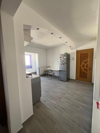 Apartament cu 2 camere decomandat în Între Lacuri