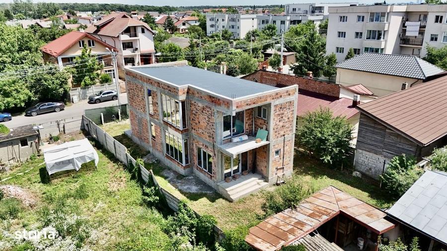 Casă cu 4 camere în Central