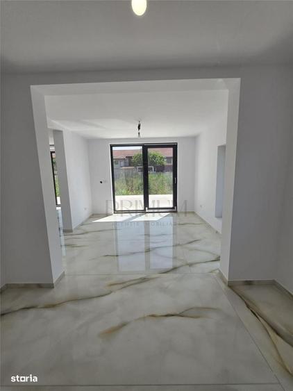 Casă cu 4 camere în Central