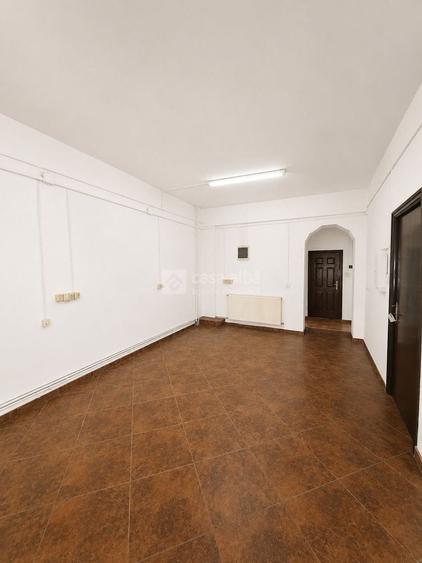 Spațiu comercial, de 128.38999938965 mp, în Nicolina