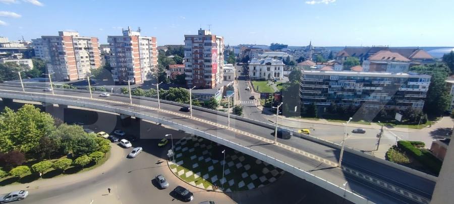 Apartament cu 3 camere circular, mobilat în Central