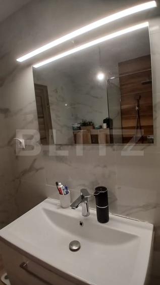 Casă individuală cu 4 camere cu Canalizare în Livezeni