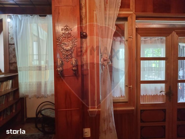 Casă cu 6 camere cu Teren 436 Mp în Romanilor