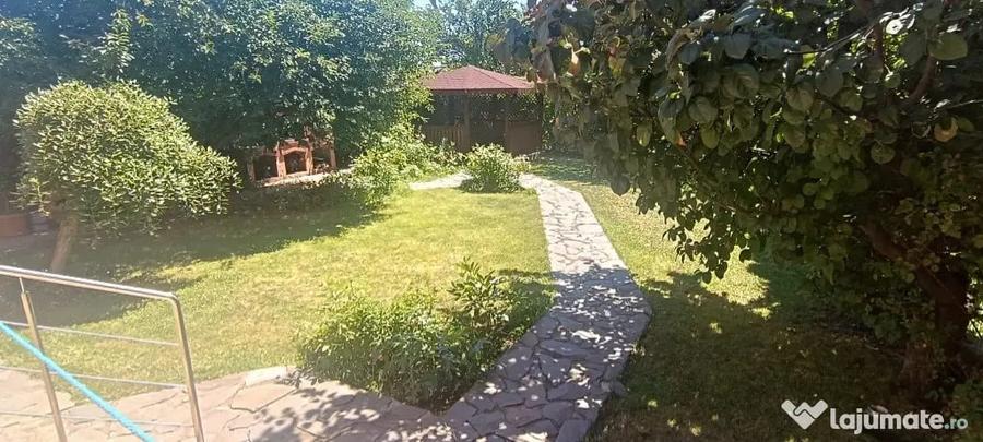 Casă cu 4 camere cu Teren 471 Mp în Agigea