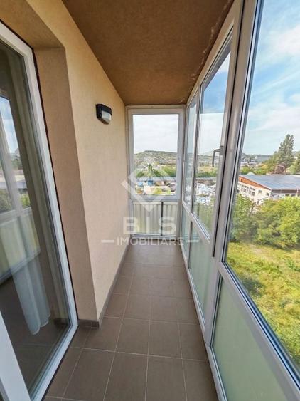 Apartament cu 3 camere decomandat în Sud