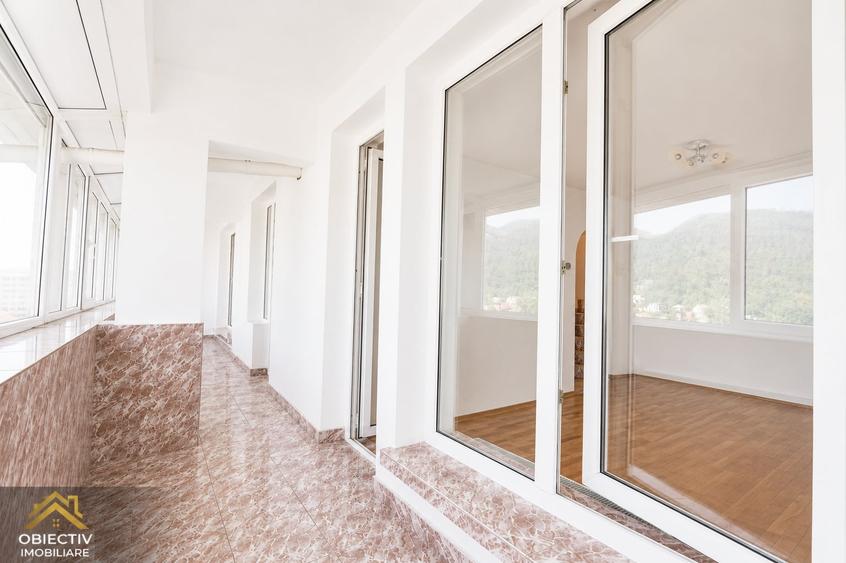 Apartament cu 4 camere decomandat în Central
