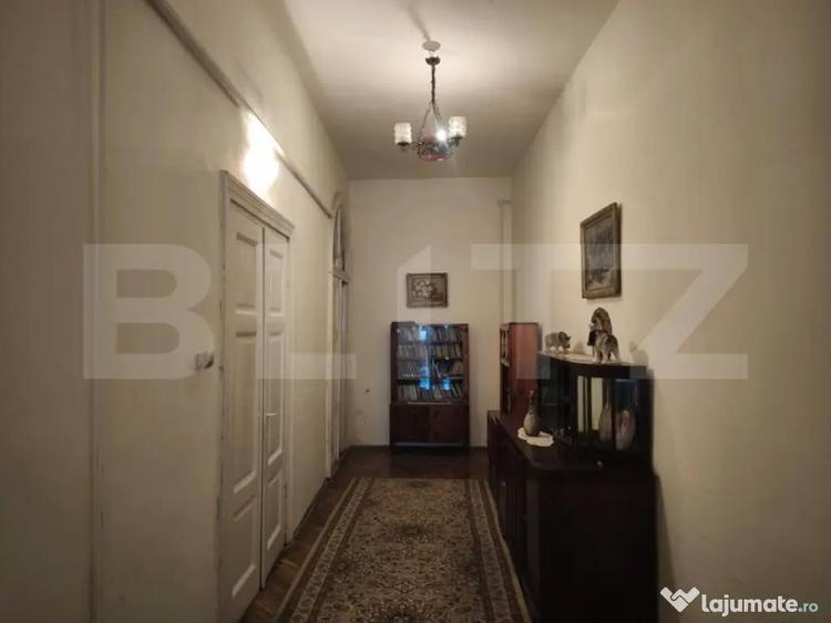 Casă cu 5 camere cu Teren 585 Mp în George Enescu