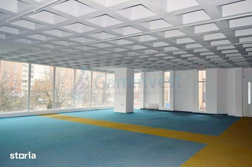 Spațiu comercial, de 560 mp, în Rogerius
