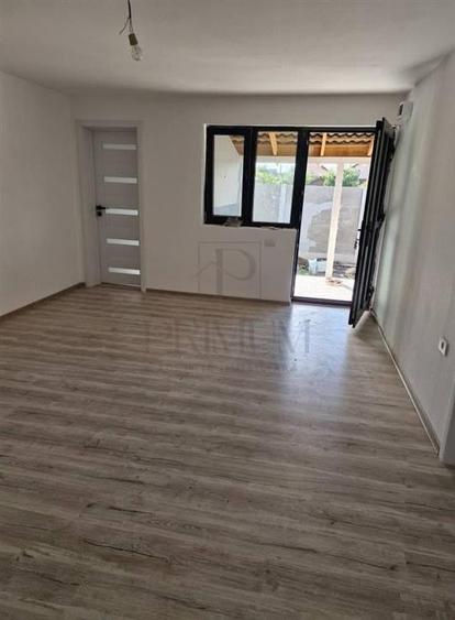 Casă individuală cu 4 camere cu Canalizare în Sânmihaiu Român