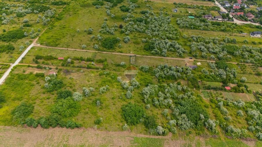 Teren agricol intravilan de 1106 mp, în Nord-Est
