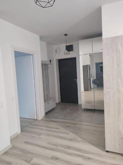 Apartament cu 3 camere semidecomandat în Exterior Vest