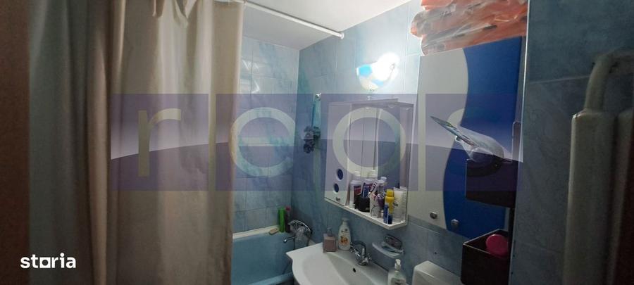 Apartament cu 3 camere decomandat, mobilat în Central